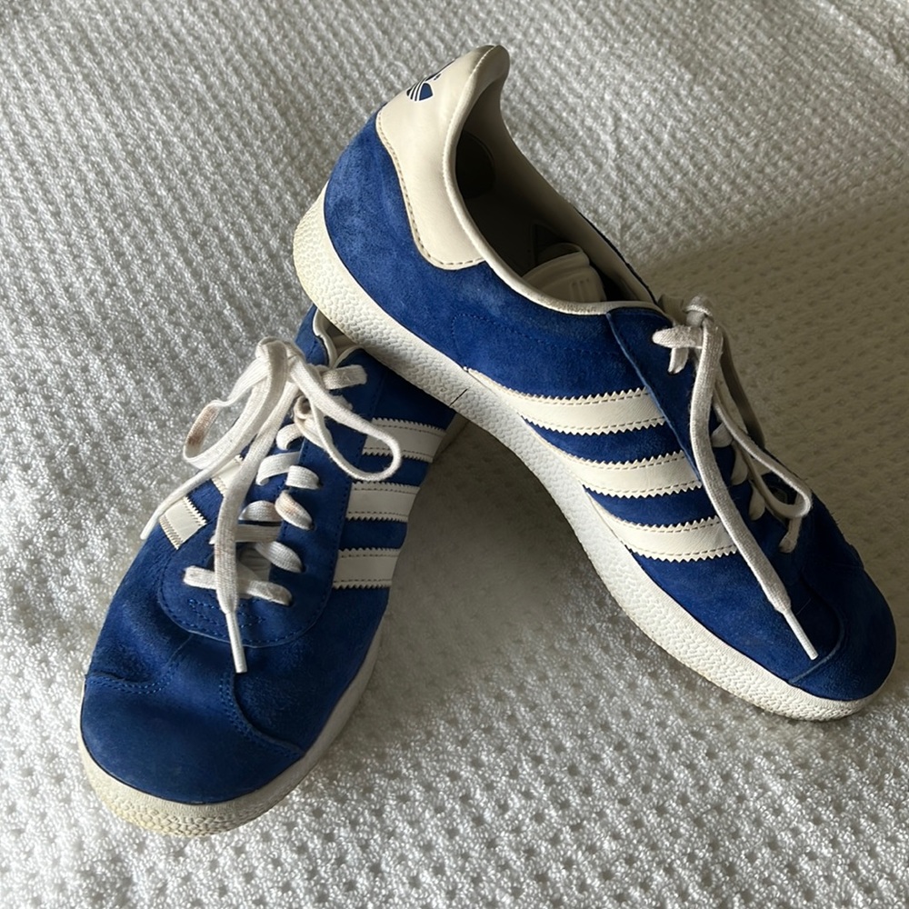 GUC Adidas Gazelle Men’s size 8 women’s 9.5 Blue Suede Sneakers
